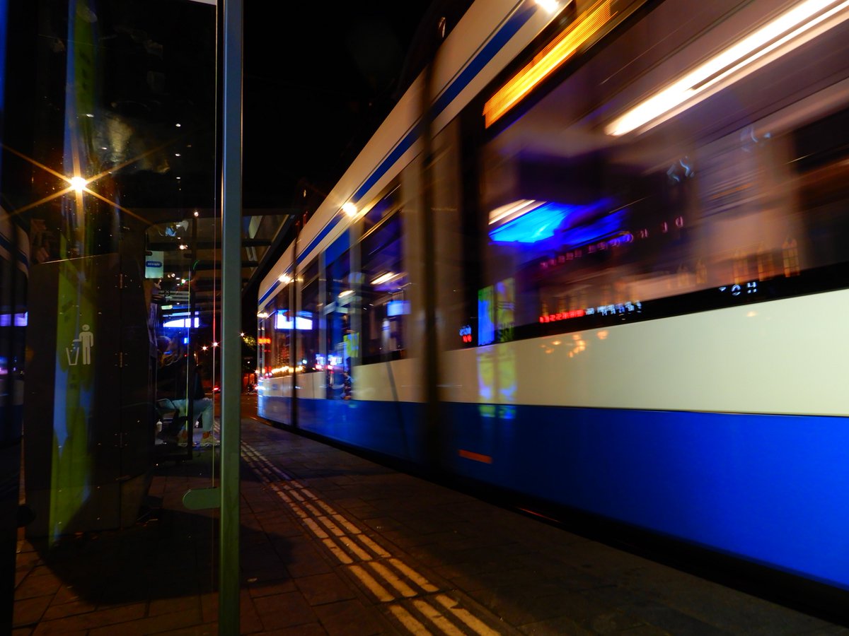Photo / Damrak - City Impression - Amsterdam Website : amsterdamimpressions.nl

RON EDGAR PHOTO X :
<a href="/020_Impressions/">Amsterdam Impressions</a>

#streetphotography #urbanphotography #Amsterdam