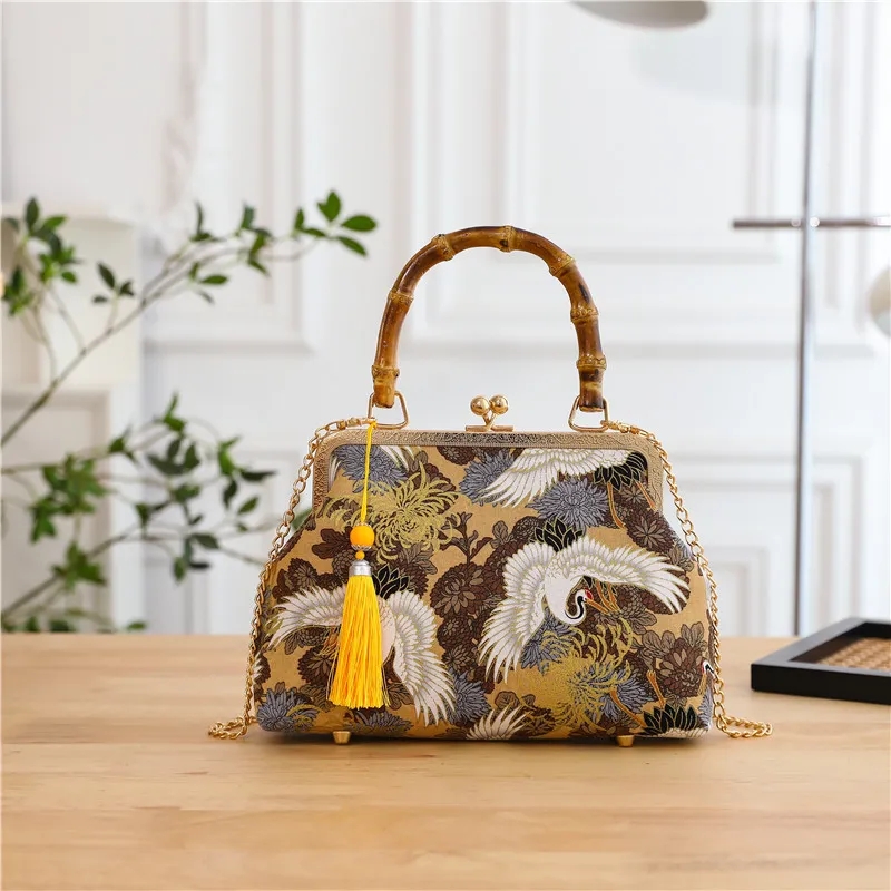dhgate's tweet image. Grace in every step 🕊️✨ A classic-style bag inspired by the red-crowned crane, bringing poetic elegance to your everyday look
Shop now🛒cutt.ly/MtlK6040
#AncientStyle #OrientalAesthetic #StatementBag #CulturalVibes #OOTDInspo #DHgateFinds