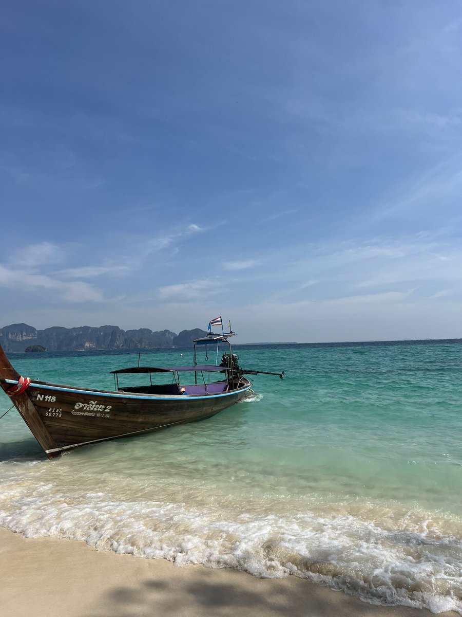 chivoxm's tweet image. seule au monde