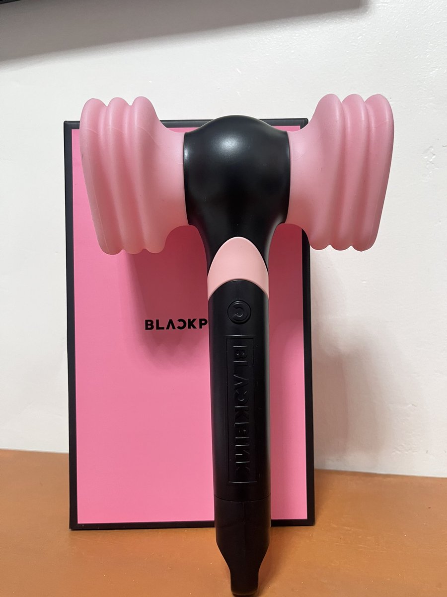 bpbespart's tweet photo. Wts lfb 

Hammerbong V2 - 1998 

- shipment lbc/jnt
- used last con (deadline)

rfs: bought the recent one

# blackpink deadline in bulacan jennie rosé jisoo jennie blackpink lightstick https://t.co/IicSzjK1lx