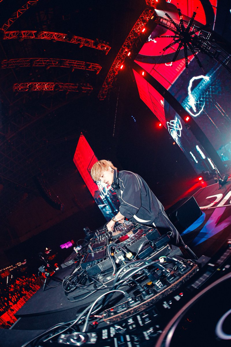 _alan_official's tweet photo. GMO SONIC 早い時間から音浴びに来てくれた皆さんありがとうございました
自分のプレイも、スターDJ達のプレイも
全部が楽しかったです
あとEDMは身体に良いです https://t.co/T4lutsqQIu