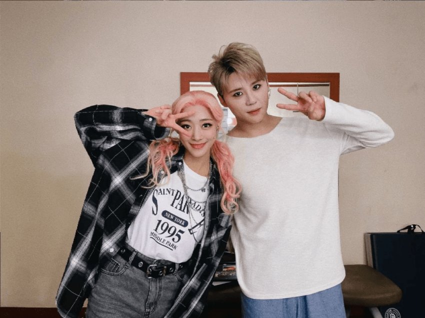 몇개월 뒤면 둘이 아주 징그럽게 싸울 예정이니까 비틀에서 최대한 친하게 지내세용 ⪩. .⪨