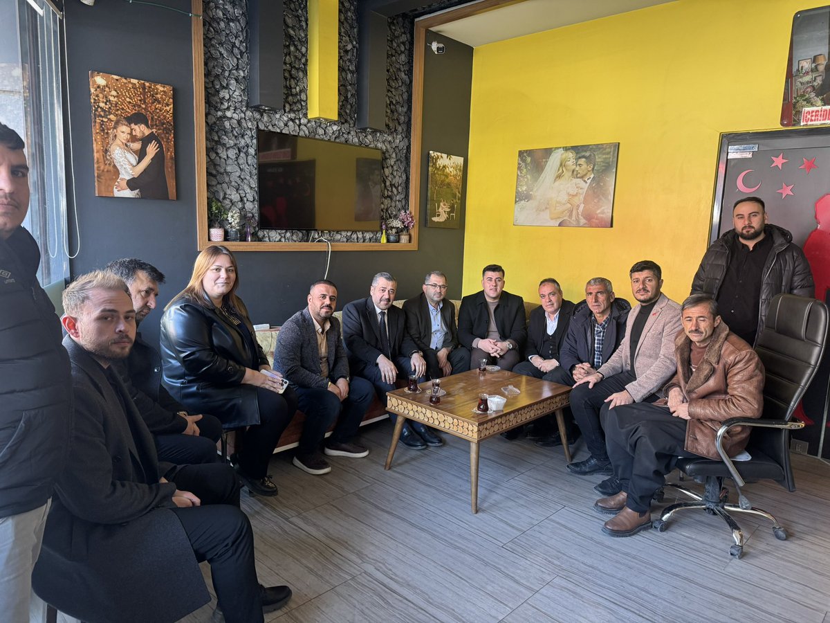 📍 Çıksorut Mahallesi  

Foto Çelik sahibi kıymetli esnafımız Sayın Murat Can Kurt’u İlçe Başkanımız Sayın İsmail Güler, İl Başkan Yardımcımız Sayın Hüseyin Yılmaz, Başkan Yardımcılarımız Sayın Salih Mehtap ve Sayın Metin Kurçeren, Kadın Kolları ve Gençlik Kolları Başkanlarımız