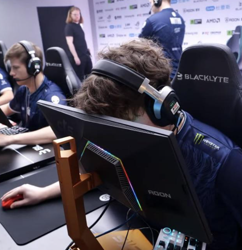 what the hell is going on with cs?