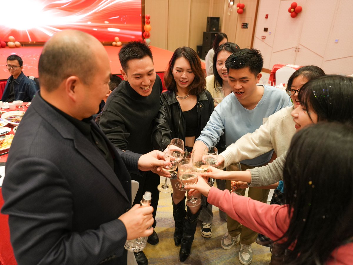 A toast to Anern at the beginning of 2026. 🥂
The past year was shaped by dedication, #teamwork, and countless moments behind the scenes.
💖Thank you to every Anern team member — for the effort, responsibility, and professionalism you bring to every detail.👍
#solarpower