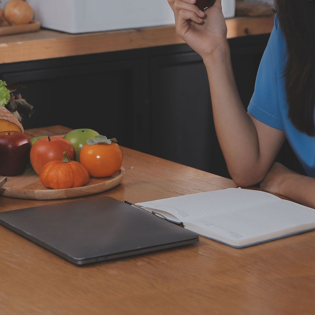 Gewichtsverlust nach OP? Wir sind für Sie da! ✨Ernährungstipps &amp; Nachsorge für ein gesünderes Leben. Jetzt informieren!👍 
 #Weightloss #Bariatricsurgery #Gastricsleeve #Gastricbypass #Endoscopicgastroplasty #Revisionalbariatricsurgery #Postbariatricsurgery #Gesundheit