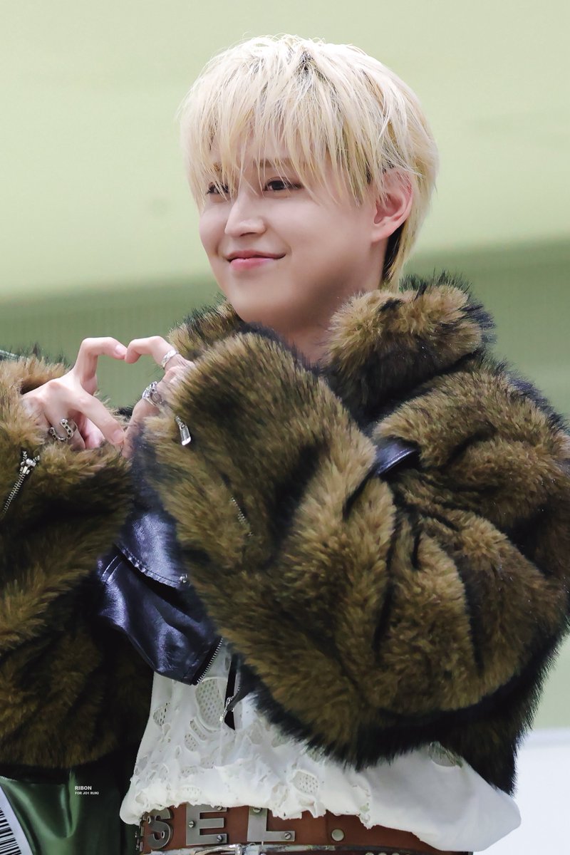 ʀɪʙᴏɴ tweet media