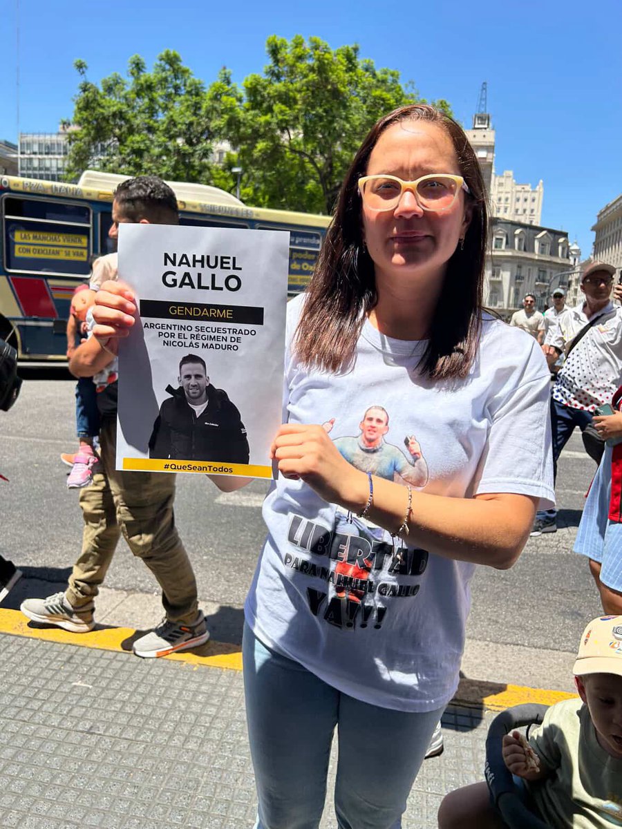 gg_alexand95764's tweet image. Liberen a todos los Presos Políticos y Extranjeros privados de libertad ilegal y arbitrariamente. Dejen de jugar con la esperanza y dignidad de las familias. 
Liberen a Nahuel Gallo YA. Lo estamos esperando, nuestro hijito lo está esperando. 

Por amor y lealtad, paren con tanta…