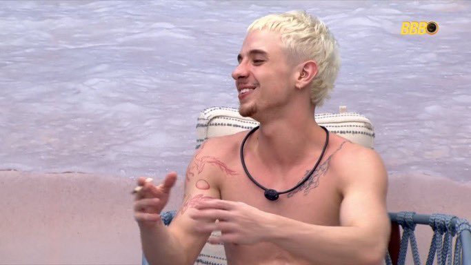 Babu: cara, eu to te falando, não tem 5 rappers no Brasil que fizeram o que a Flora Matos fez em Eletrocardiograma.

Juliano: 5? eu não consigo pensar em 3, fazer aquilo há quase 10 anos atrás? 

Babu: ela é muito especial, é um dos mais importantes da história do rap no país.