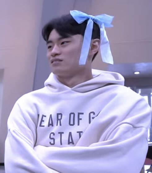 잠시만요.. 잃어버린 기상이 머리삔을 찾습니다🎀