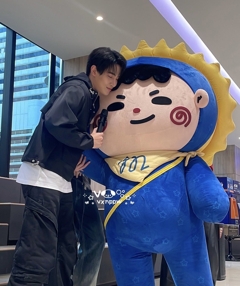 dombaby4angle's tweet image. This PIC is soooo PRECIOUS!!🖐️🥹 
Believe me  OHM GONNNA BE THE BEST DAD TO HIS BABY!! 🫳🙇‍♀️

MRS PRESS TOUR

#MyRomanceScammerLIVE
#OhmPoon #JUMMO 

Cr: to the owner 🫡