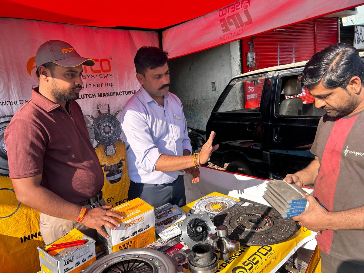 SetcoAutomotive's tweet image. Strengthening on-ground connections at the Corner Meet in Sehore, Madhya Pradesh, with focused discussions on LIPE clutches and allied products.

#SetcoAutoSystems #SehoreMeet #LIPE #ClutchExperts #MechanicEngagement