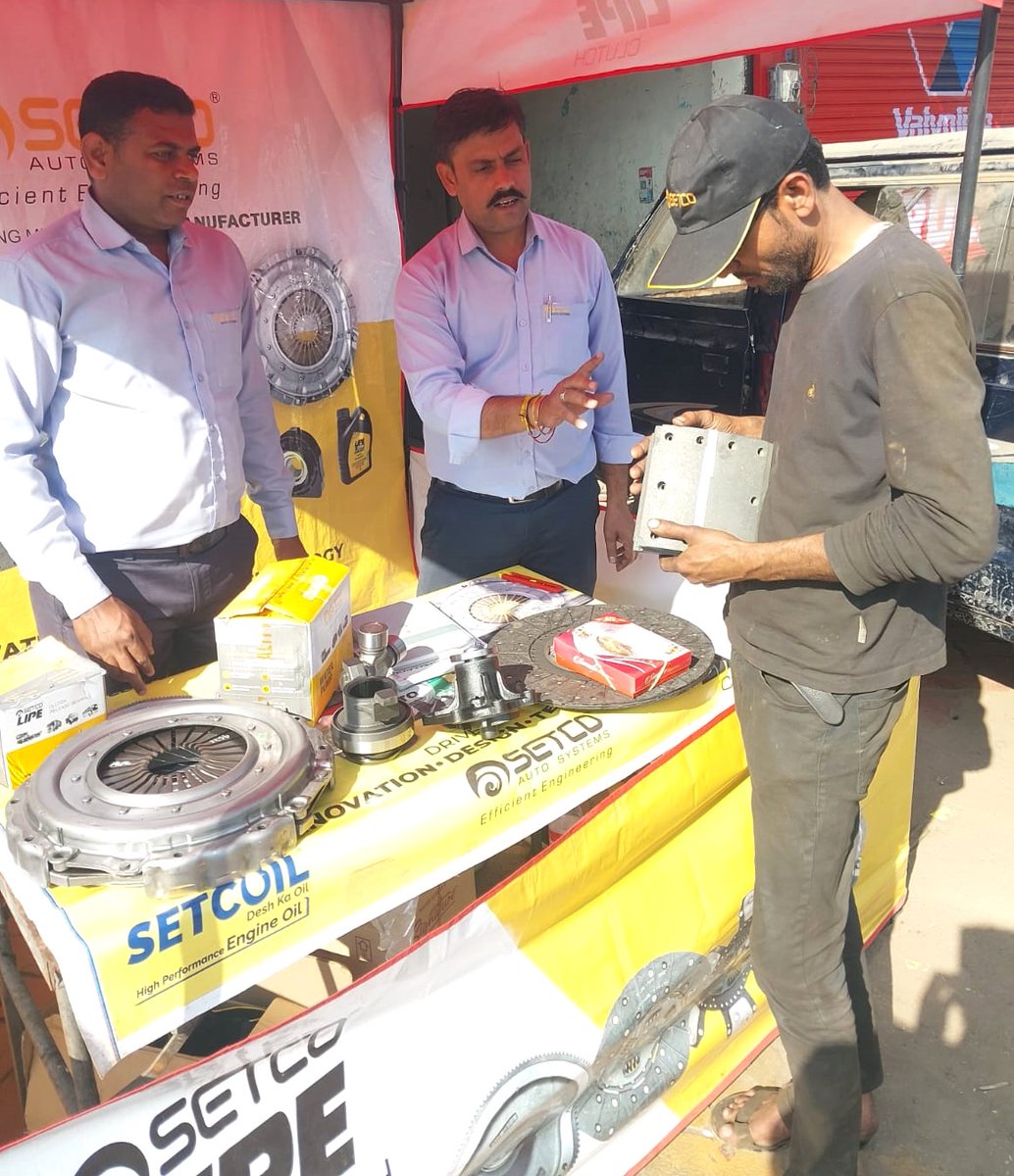 SetcoAutomotive's tweet image. Strengthening on-ground connections at the Corner Meet in Sehore, Madhya Pradesh, with focused discussions on LIPE clutches and allied products.

#SetcoAutoSystems #SehoreMeet #LIPE #ClutchExperts #MechanicEngagement