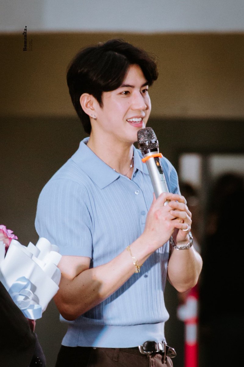 bumznita's tweet photo. ใครแพ้การเสยผมกับรอยยิ้มน้องซีบ้างค้าบบ 🤭🤭
#JimmyGraduation
#sea_tawinan | @Sea_tawinan https://t.co/GyLzTyYZWC