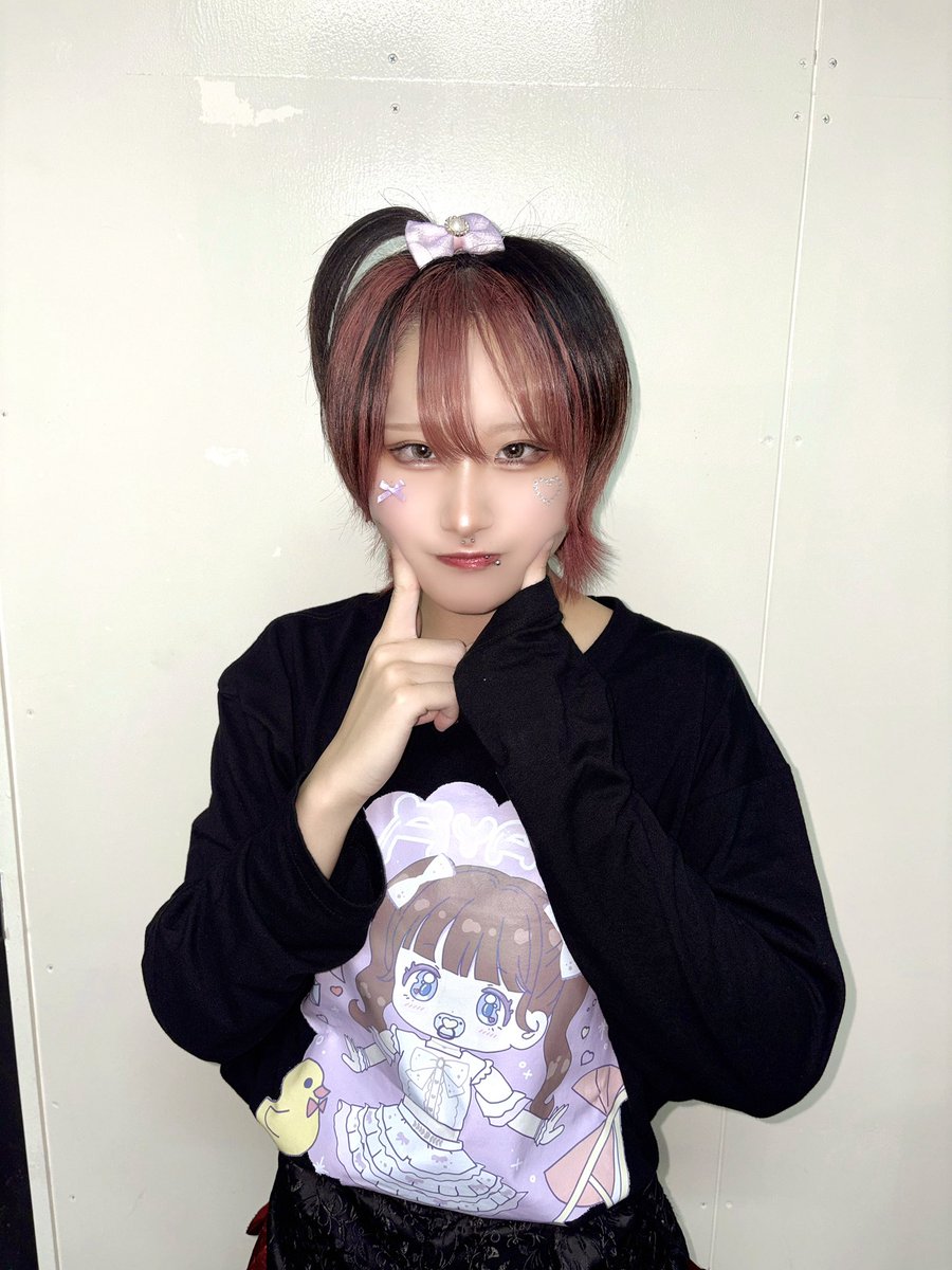 あやちゃんポーズ☪ 💜