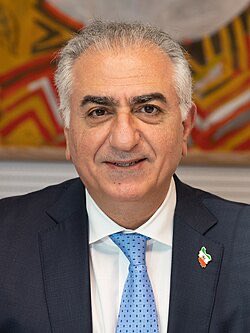 NormalIslandNws's tweet image. BREAKING: Huge diplomatic row as Reza Pahlavi and Maria Machado argue over who should be declared rightful leader of Greenland 👀