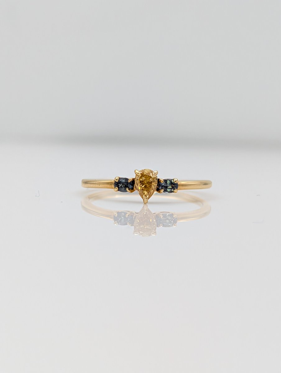 アレキサンドライトとVIVIDイエローダイヤモンドも美しい🤩