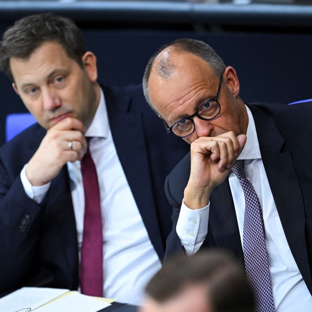 OomenBerlin's tweet image. Dieses Duo hat 500.000.000.000 € erhalten, um die Infrastruktur dieses Landes zu erneuern und es vor Bedrohungen zu schützen. Und sie haben es mit Anlauf planmässig verkackt.

Aber du bist das Problem, wenn du krank bist und zu Hause bleibst oder dein Kind krank ist und du zu…