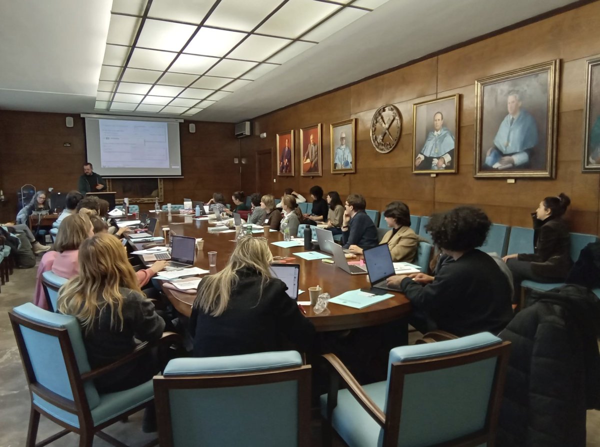 Proyecto Visionarias: Catálogo de Santas Vivas tweet media