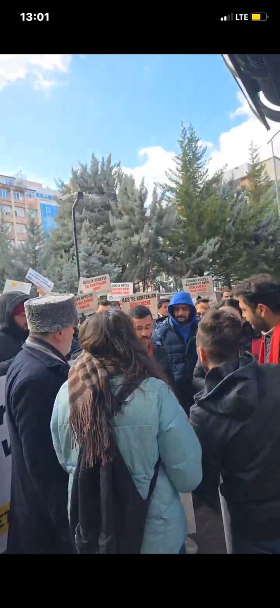 AbdullahDamar27's tweet photo. 📌2023 Mülakat Mağdurları
📌2024 Mülakat Mağdurları
📌2024 Atama Mağdurları
📌2025 AGS Düşük Atama Mağdurları
📌Özel sektör öğretmenleri 
📌Engelli Öğretmenler hep birlikte 
Öğretmenler Ortak Mücadele Platformunun çağrısıyla bugün Ankara’da bir araya geldi. #AnkaradaÖğretmenlerTekSes