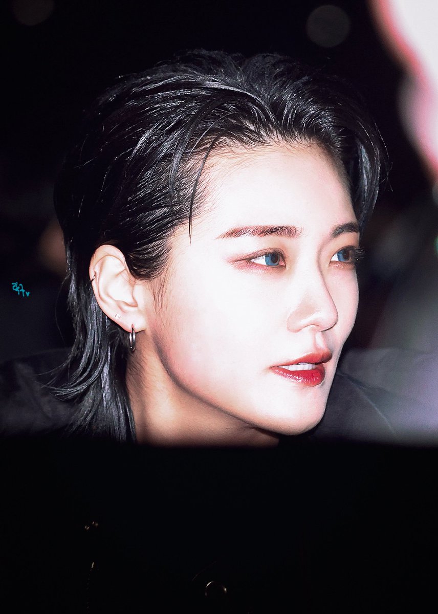 내기준 윤미니님은 오얼이 더 아름다우신데
아 ㅋㅋ 겁내이쁘내 ㅋㅋ 싶었던건 다 오얼이엇다