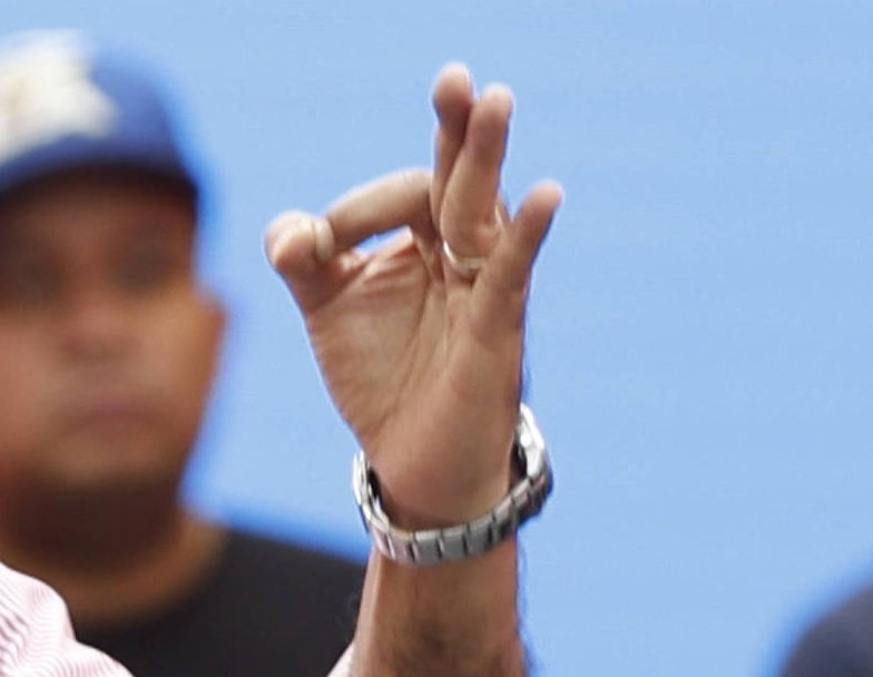 ¡FUERA CAPRILES DE TWITTER SE ME VA SALIENDO PERO YA !