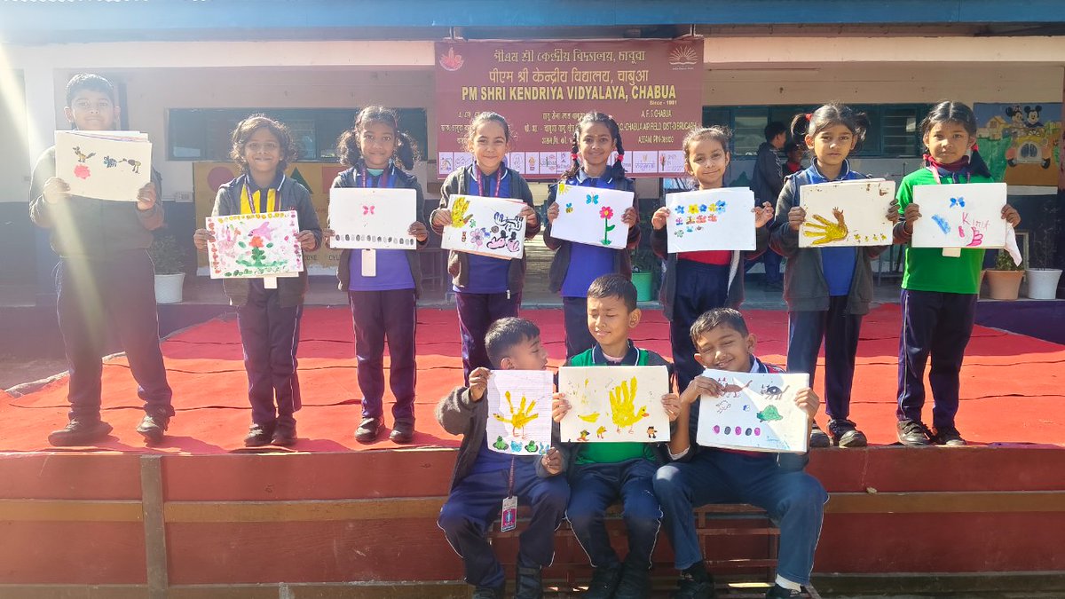 KChabua's tweet photo. PM SHRI KV AFS CHABUA

🎨 नन्हे हाथों से रचनात्मकता की खूबसूरत शुरुआत!
👶 रंगीन थंब प्रिंट्स से बच्चों ने बनाए आकर्षक पैटर्न।

THUMB PRINT DRAWING AND PATTERN MAKING ACTIVITY

@EduMinOfIndia
@KVS_HQ
@KVSRO_TINSUKIA

#ThumbPrintArt
#ArtIntegratedLearning https://t.co/GgqWVfK8W4