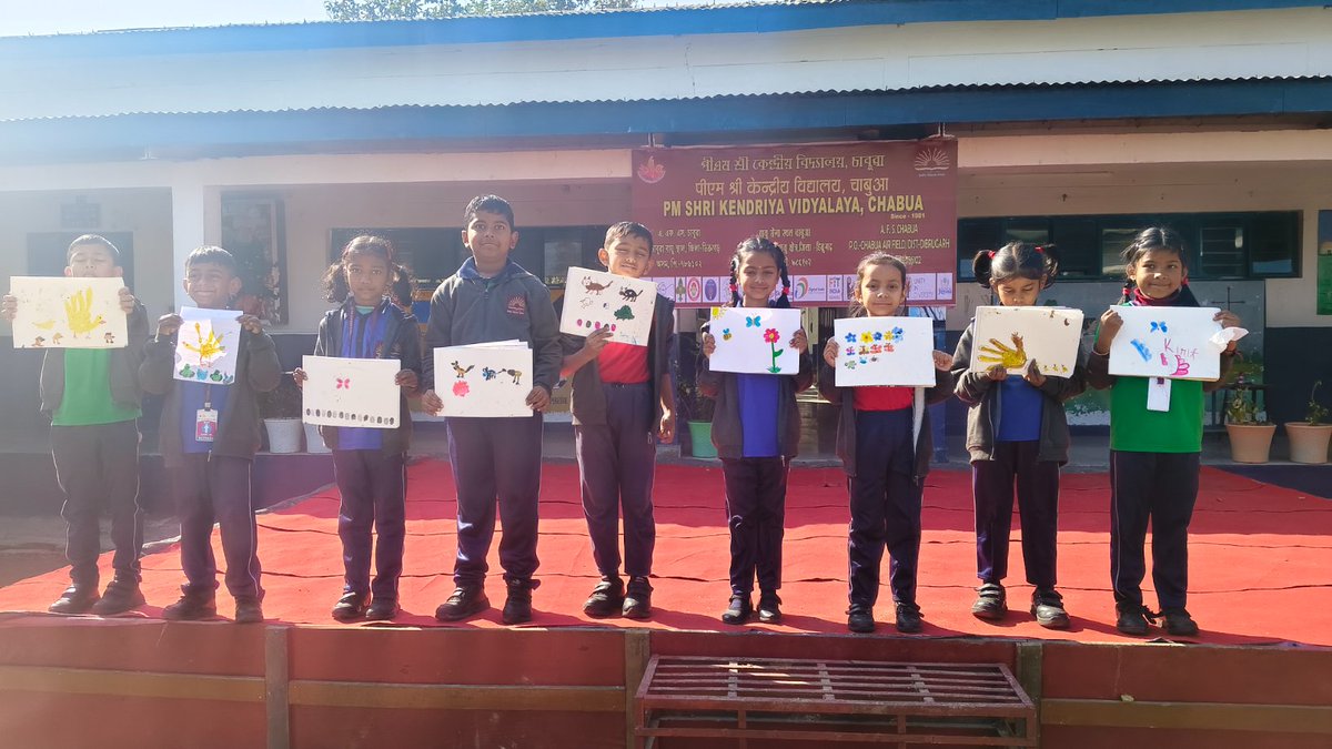 KChabua's tweet photo. PM SHRI KV AFS CHABUA

🎨 नन्हे हाथों से रचनात्मकता की खूबसूरत शुरुआत!
👶 रंगीन थंब प्रिंट्स से बच्चों ने बनाए आकर्षक पैटर्न।

THUMB PRINT DRAWING AND PATTERN MAKING ACTIVITY

@EduMinOfIndia
@KVS_HQ
@KVSRO_TINSUKIA

#ThumbPrintArt
#ArtIntegratedLearning https://t.co/GgqWVfK8W4