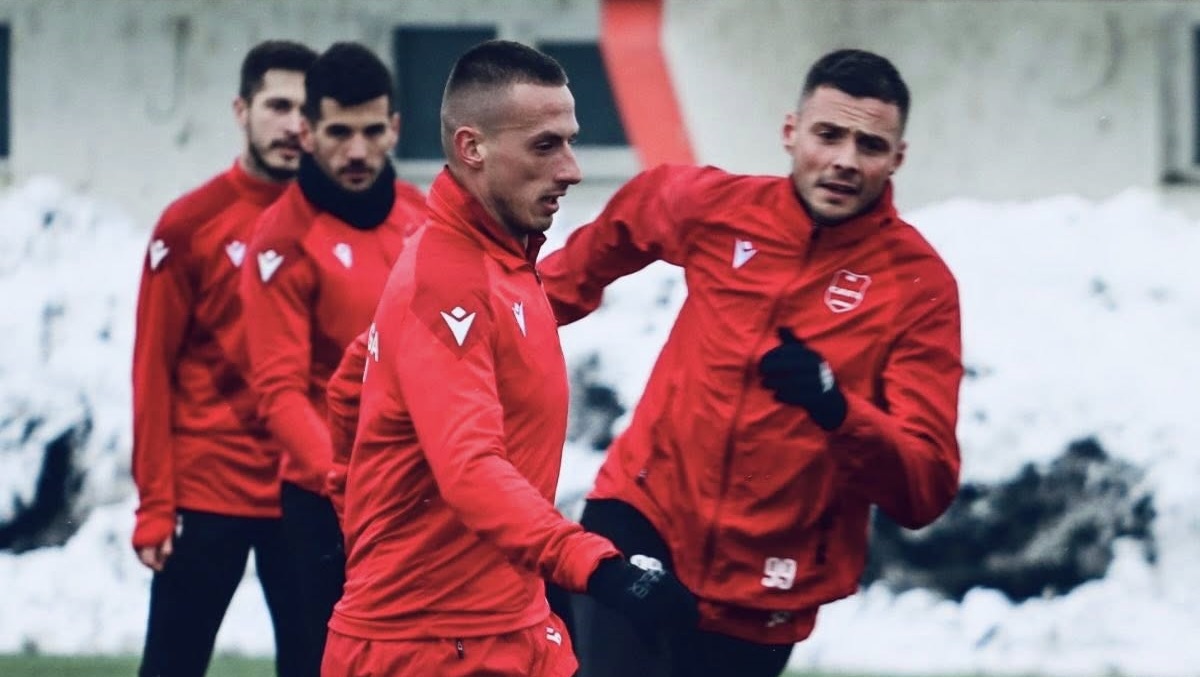 Sloga Meridian će u nastavku sezone biti pojačana sa dva nova defanzivca: 

meridiansport.ba/featured/sloga…