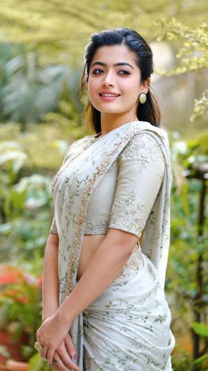 mdmehedi42000's tweet photo. Absolutely obsessed with Rashmika Mandanna.. Her talent is incredible and she's just the sweetest. Definitely my favorite actor! ❤️✨💗💗 #RashmikaMandanna #FavoriteActor https://t.co/jumd3VrbQ4