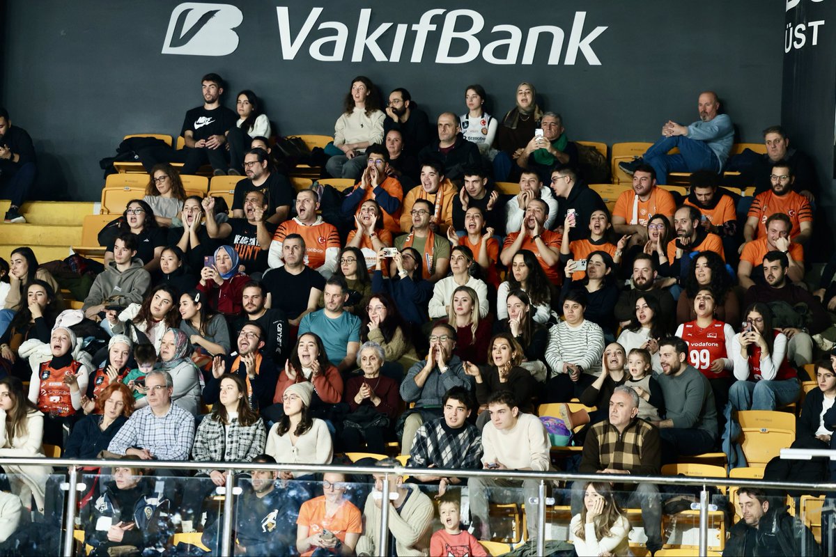 İyi haftalar Tigers! 🧡

Yalnızca evimizde değil, deplasman tribünlerinde bile bizi yalnız bırakmayıp tüm salonu dolduran sevgili taraftarlarımıza çok teşekkür ederiz! 🥳