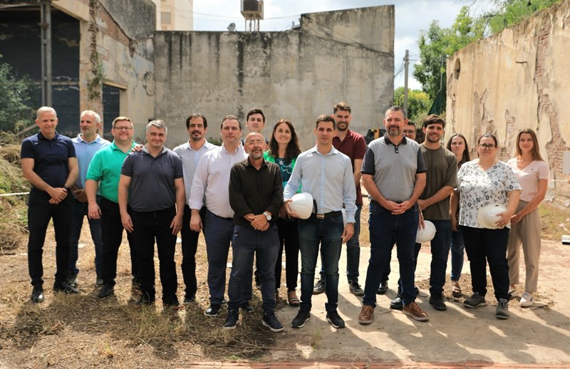 El Intendente anunció el comienzo de la obra de reconstrucción de la Recova Ripamonti. rafaela.gob.ar/Sitio/Noticia.… #RafaelaCiudad