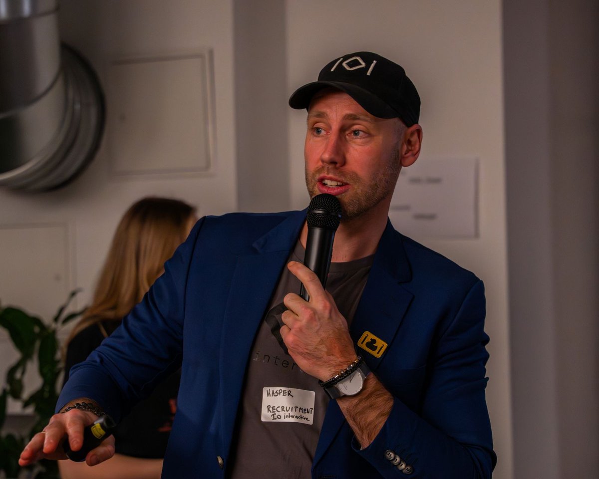 IO Interactive tweet media