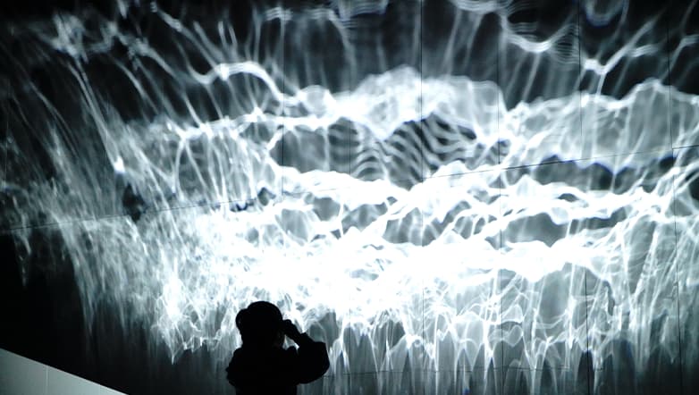 『ShadowUp』by Abstract Engine
ステレオライトと呼ばれる独自開発のデバイスによってあらゆる影が立体的に浮かび上がる新しい視覚体験
ーSEE IT AT #TOKYOPROTOTYPE