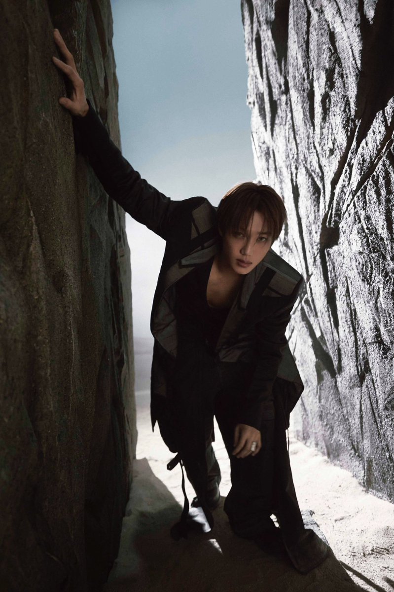 'KNOCK KNOCK!' tweet media