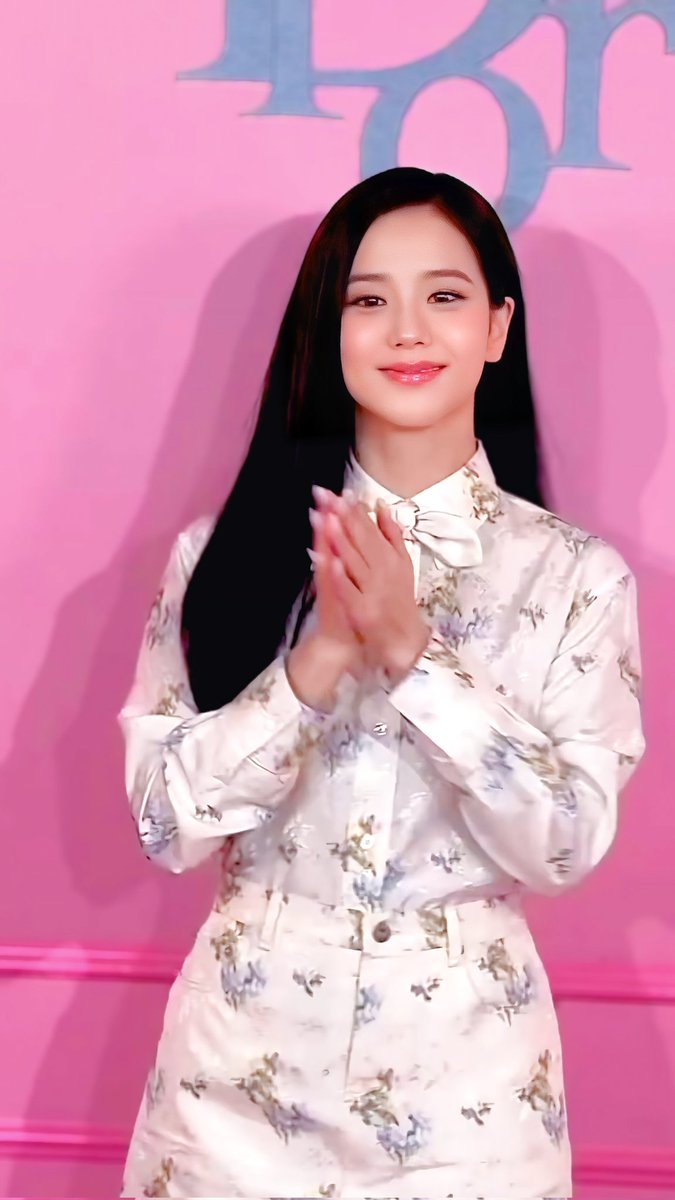 RossJS_'s tweet image. Earth Angel 😍
#JISOO #JISOOXDIOR