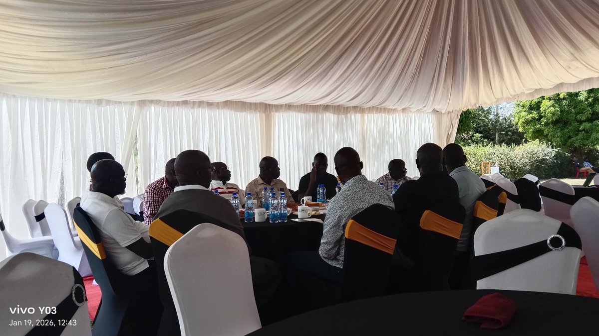 SidaiVincent's tweet photo. A delegation of busia county MCA's are currently at my Machakus Residence in Amukura west, Teso south constituency- To pay their condolences. I appreciate the overwhelming support and love I get in entirety. https://t.co/LTQ2CmCsV2