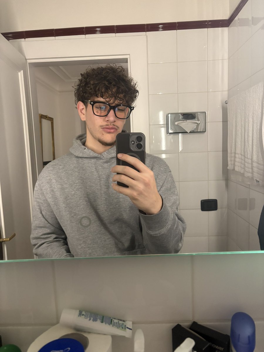 secondo me sto bene con gli occhiali dai