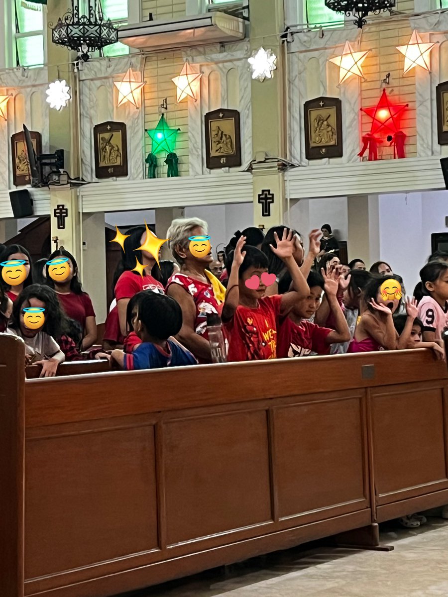 TeN's tweet image. Blessing of children at the Feast of the Santo Niño in Ermita Church Manila, before the procession started. They were very eager to participate in the mass and procession.