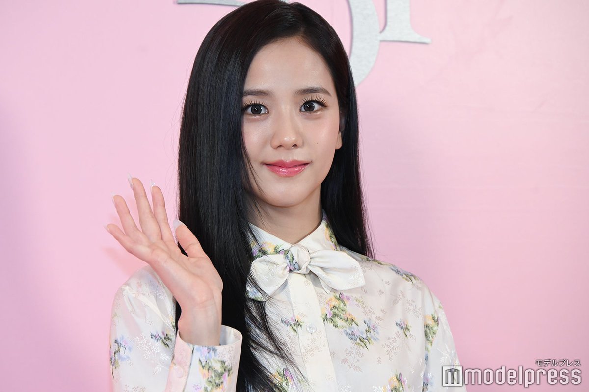 modelpress's tweet image. 【DIOR ADDICT CANDY SHOP🍭】

BLACKPINKジス、美脚際立つミニスカ姿
イベント降臨で圧巻オーラ放つ✨️

🔻写真・記事詳細はこちら
mdpr.jp/k-enta/4715838

#ディオール #JISOO