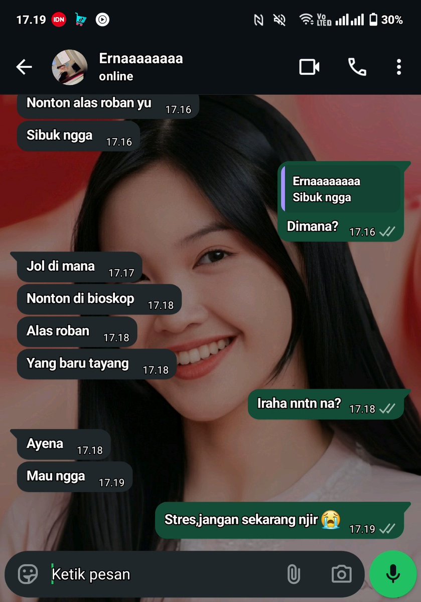 t5iting's tweet image. Gak ngerti lagi aku sama kamu 😐