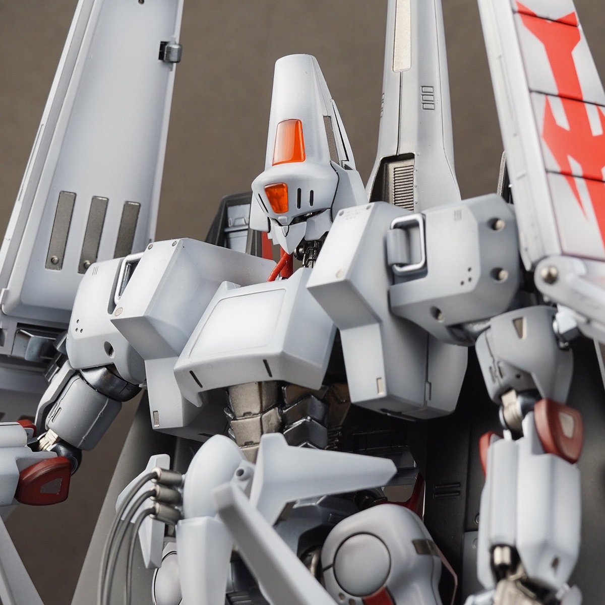 Zton84's tweet photo. R3_エルガイムmk2

SFC版第4次スーパーロボット対戦で、私のトラウマ…栄光の…

違う！笑

アマンダラが乗るブラッドテンプルをイメージして制作しました^ ^

腹部はキュベレイダムドのものをお湯まる複製！大変でしたが、いい感じに仕上がって良かった^ ^

#エルガイム
#ガンプラ
#プラモデル https://t.co/gL8w7TvatE
