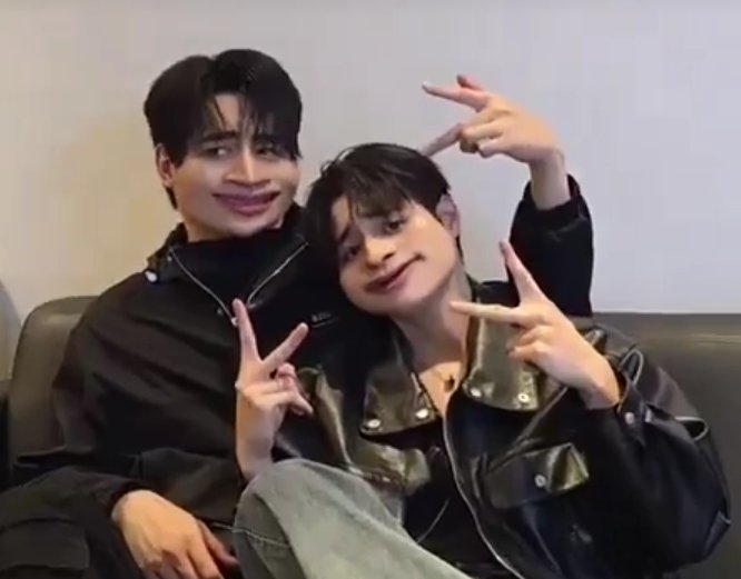 dombaby4angle's tweet image. THE HEIGHT DIFFERENCE!!🤏🎀 

MRS PRESS TOUR  

#OhmPoon #โอห์มปูน
#MyRomanceScammerLIVE