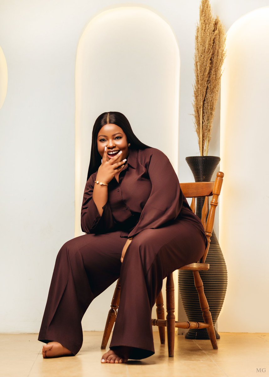 Happy birthday to my beautiful self.🎉
 
Stepping boldly into my season of restoration.🤎