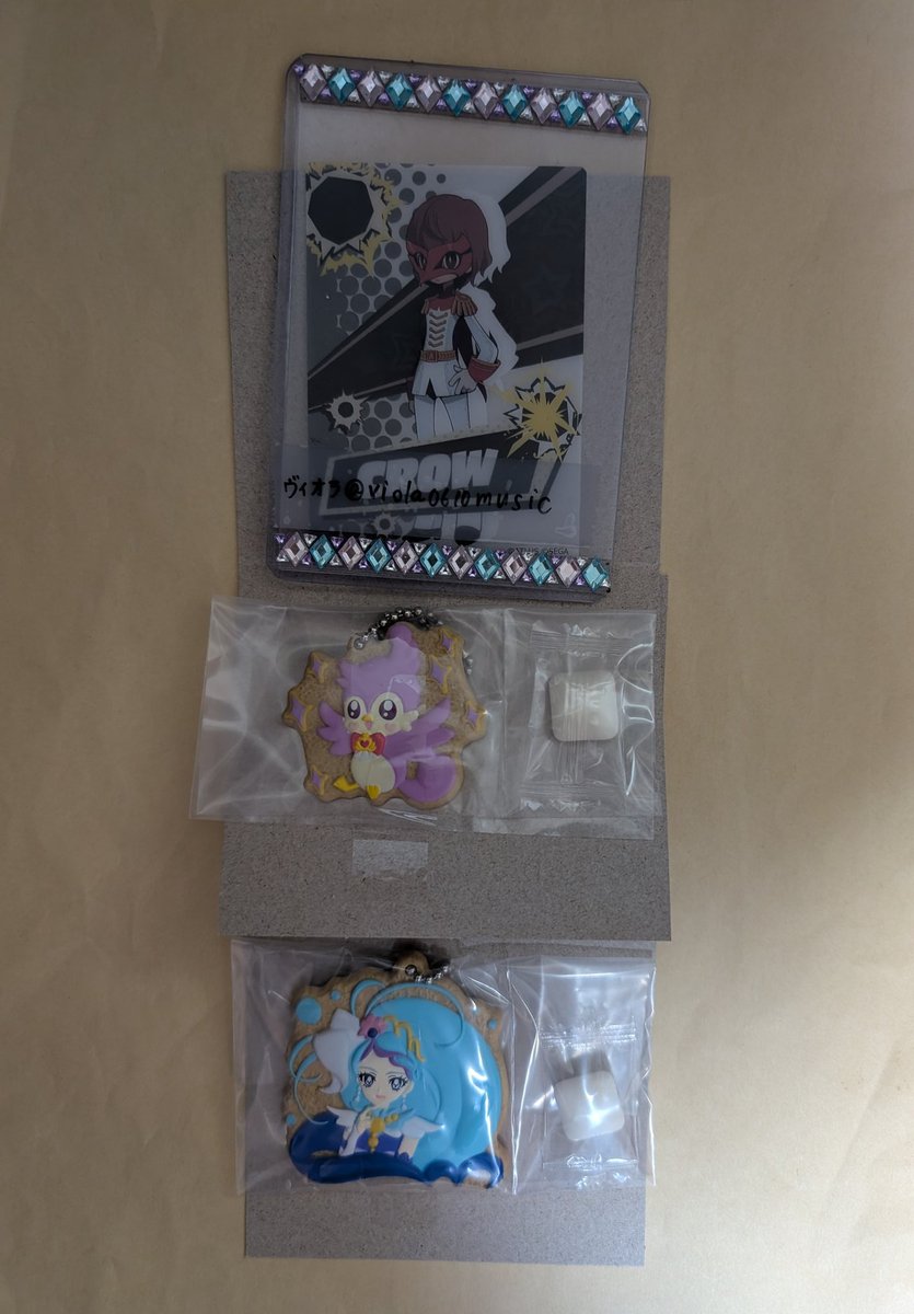 【交換】プリキュア　クッキーチャームコット
譲→キュアマーメイド、アロマ
求→キュアスカーレット
※ツイフィを読んでいただけるとスムーズにお取引できるので、助かります。
FF外の方は郵送のみ。
近場のフォロワーさんは手渡し可能です。