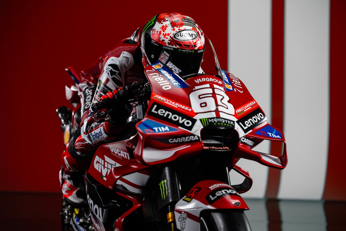MotoGP's tweet image. Going retro with white stripes for @ducaticorse’s centenary 🔴💯

#MotoGP