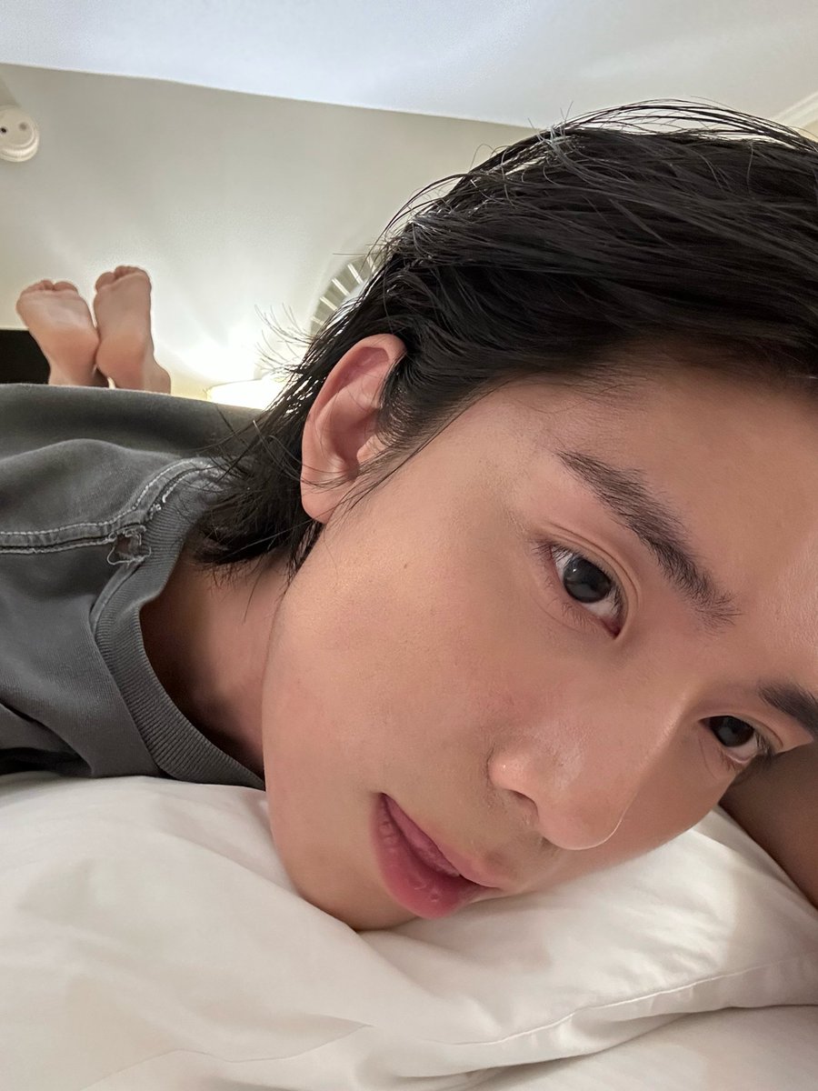 갑자기 또 개좋네   이렇게 아는남잼,착둥사촌동쉥,붉은장미삼총사누나들이랑노는짱구,스러운 메세지 보내주는 사람이 이렇게 생겼다니... 와우쒸벌ㅋㅋ