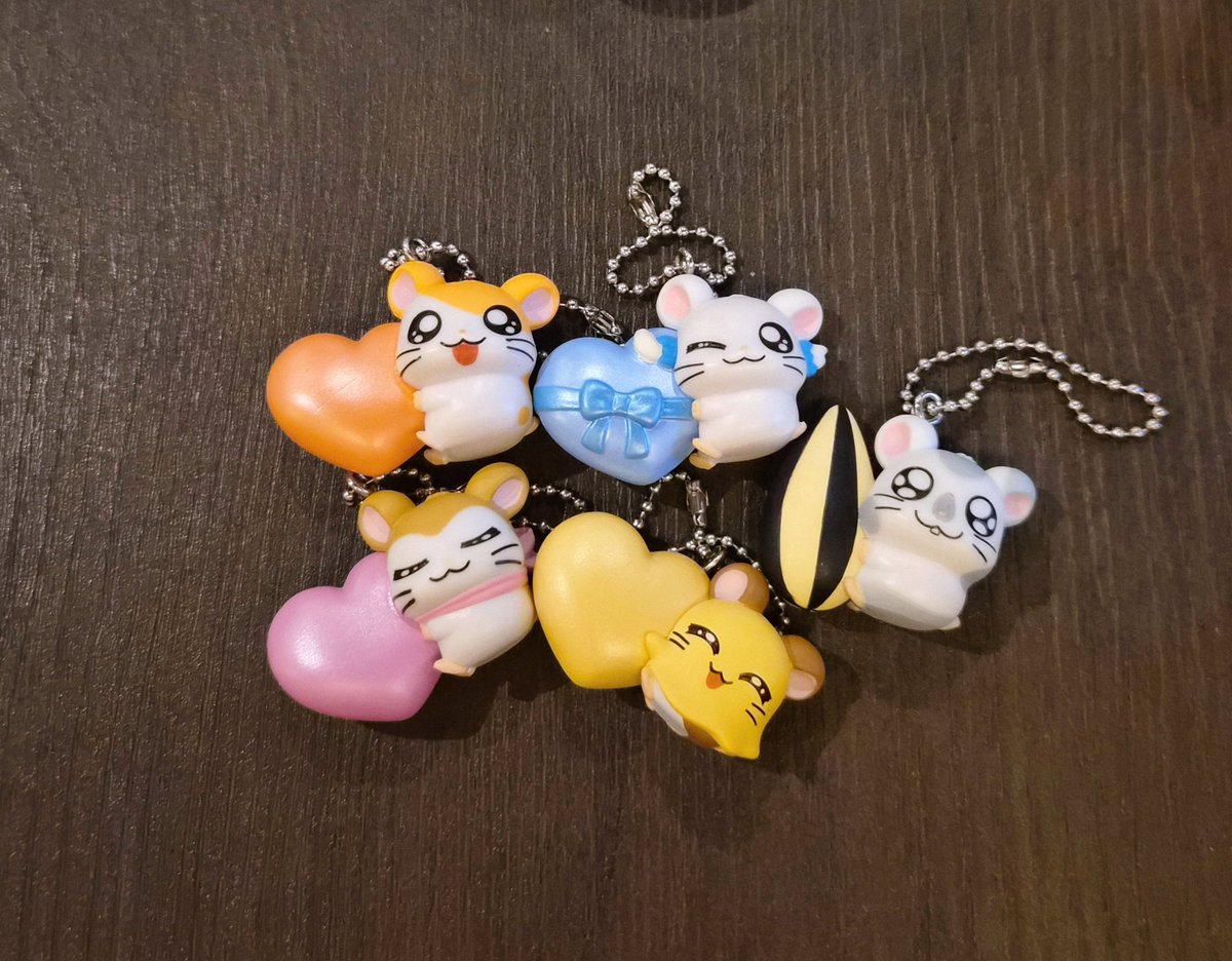 대구, 따뜻하고 다정한 가격의 가챠의 도시 

 덕분에 전부터 가지고 싶었던 햄토리 키링 가챠들 풀셋을 가졌어요⋆. ࿔*:･ 

 3900원의 행복이란...⸝⸝o̴̶̷̥᷅  ̫ o̴̶̷̥᷅⸝⸝ 🩷글구 여긴 사장님이 진짜 친절하셔서 중복 3개 나오면 교환해주셔요 진짜 너무 감동받았어요 🥹💕