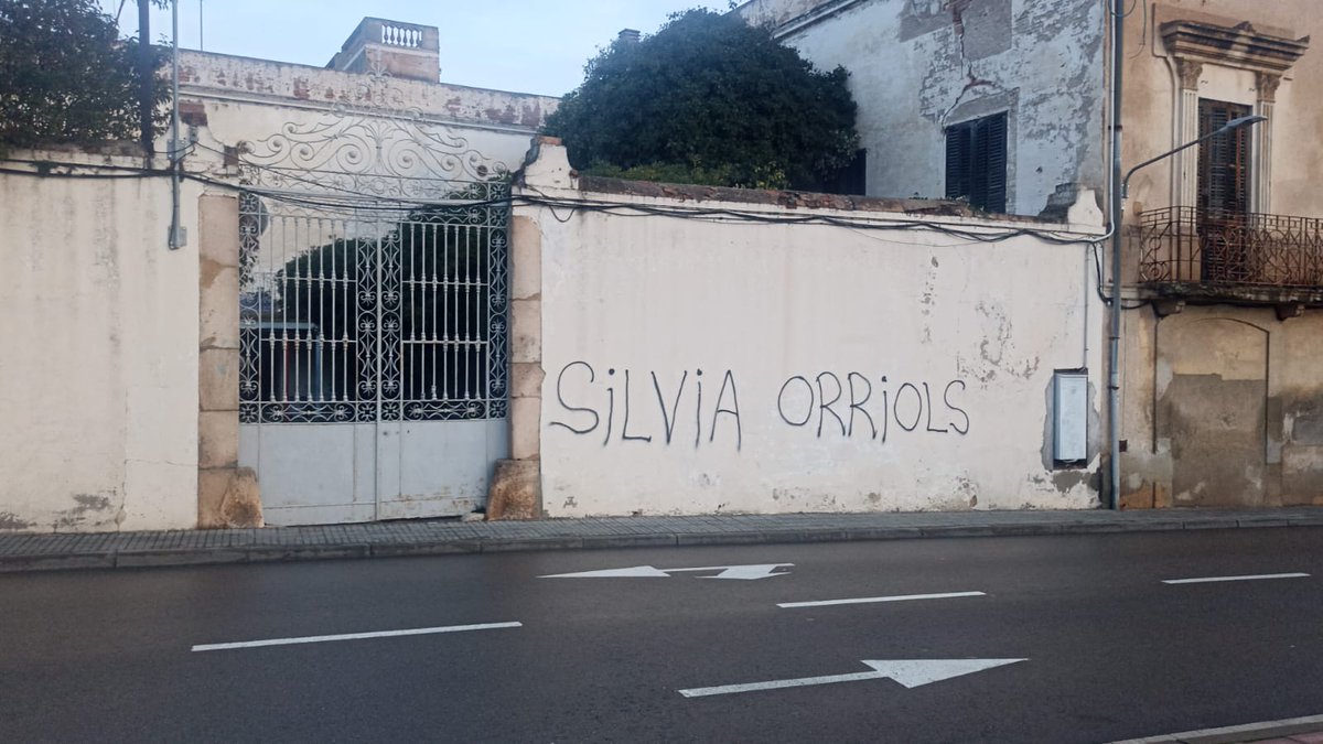 AltPenedesAC's tweet image. Des d’Aliança Catalana – Alt Penedès condemnem qualsevol acte de vandalisme a l’espai públic.
Les pintades a Can Guineu, edifici patrimonial de Sant Sadurní, són un atac directe a la nostra història.

Qui tingui ganes de defensar @CatalunyaAC , que vingui a una de les nostres…