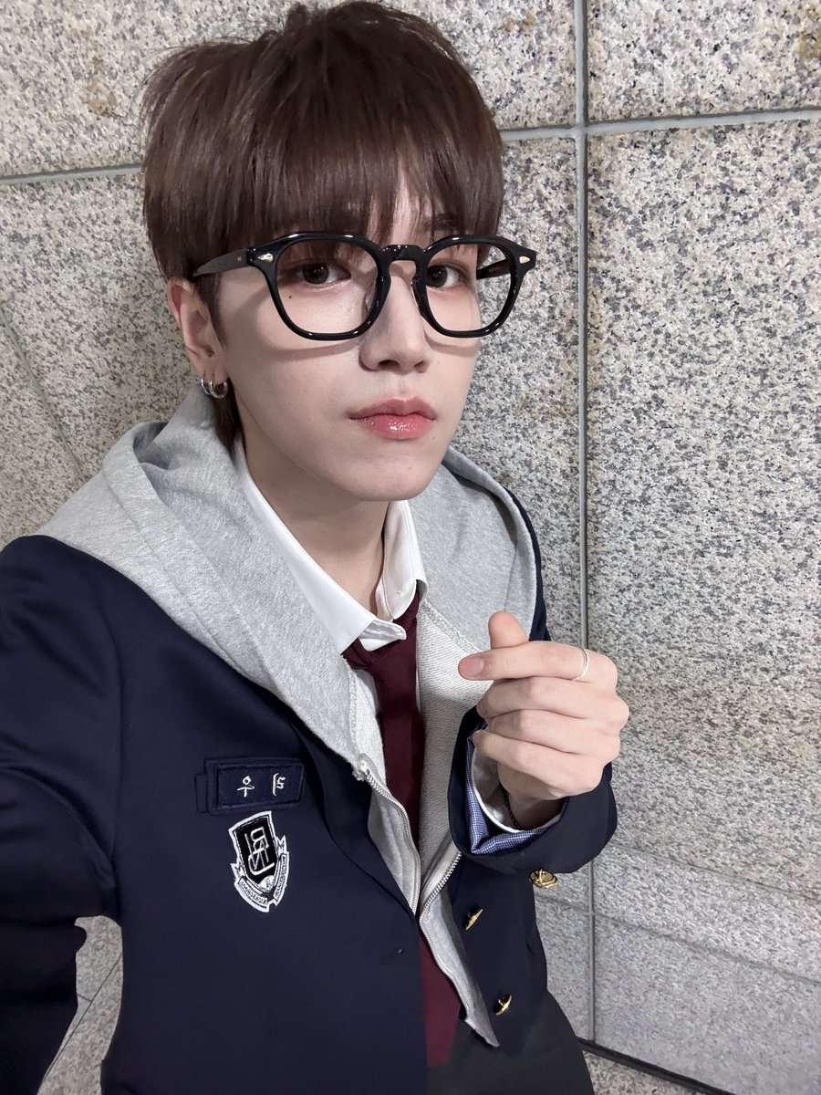 coldeice's tweet image. make upnya cantik bgt sumpil